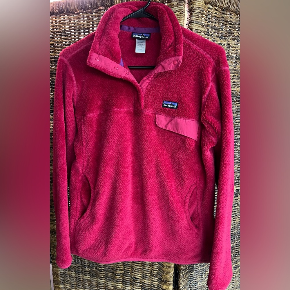 Patagonia-Raspberry Colored Snap collar pullover fleece, Womens Large, Pre-Owned